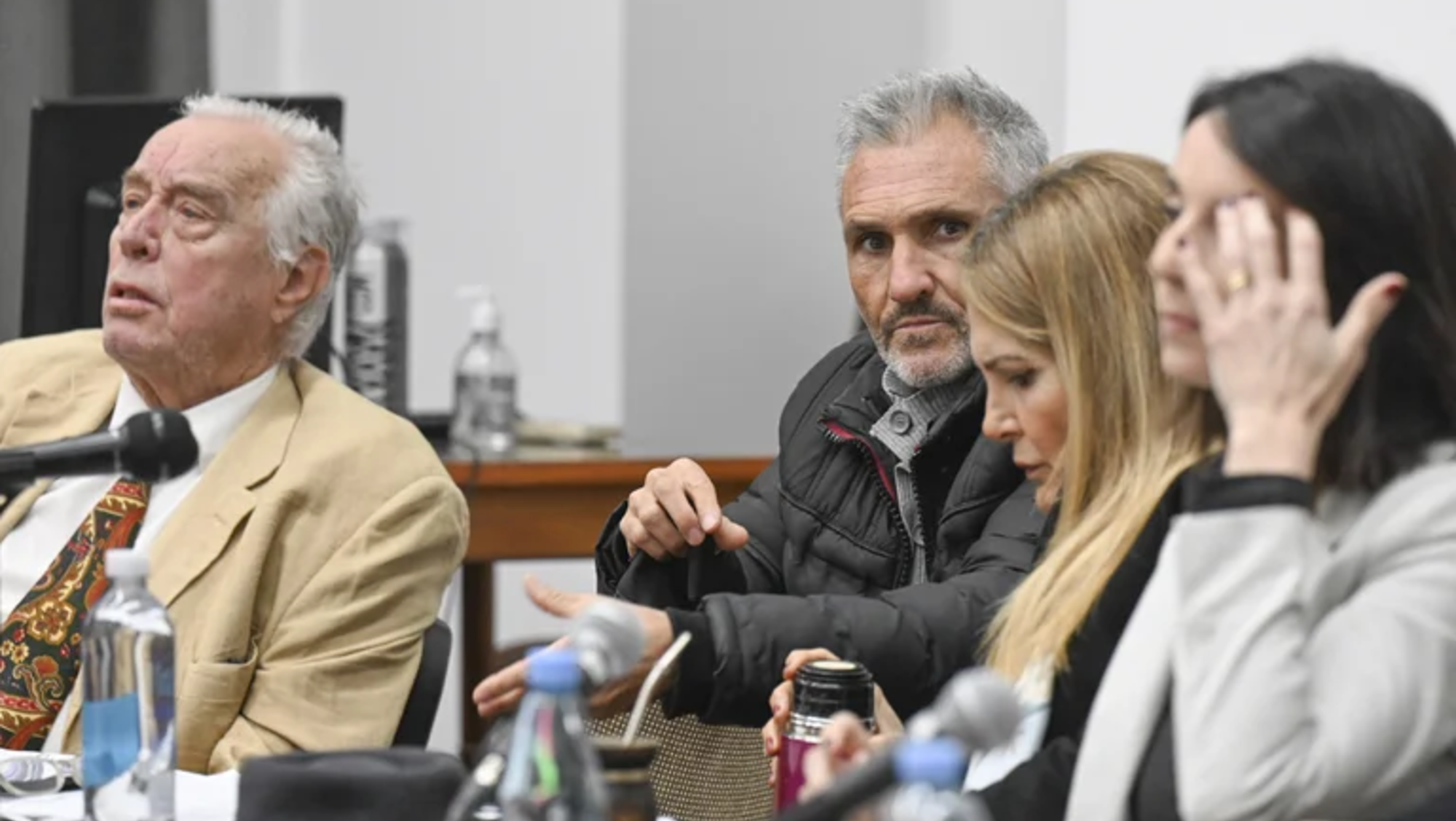 Nicolás Pachelo durante una de las audiencias junto a sus abogados (Foto: Télam)