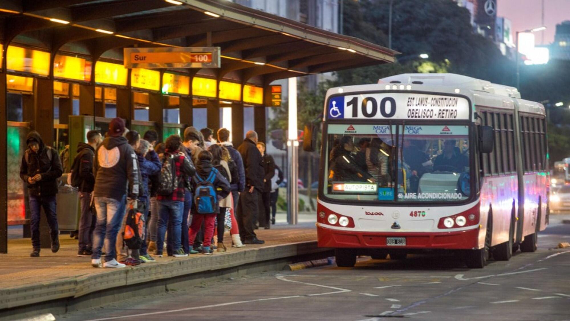 No habrá colectivos desde este jueves a las 22 hasta las 5 del viernes.