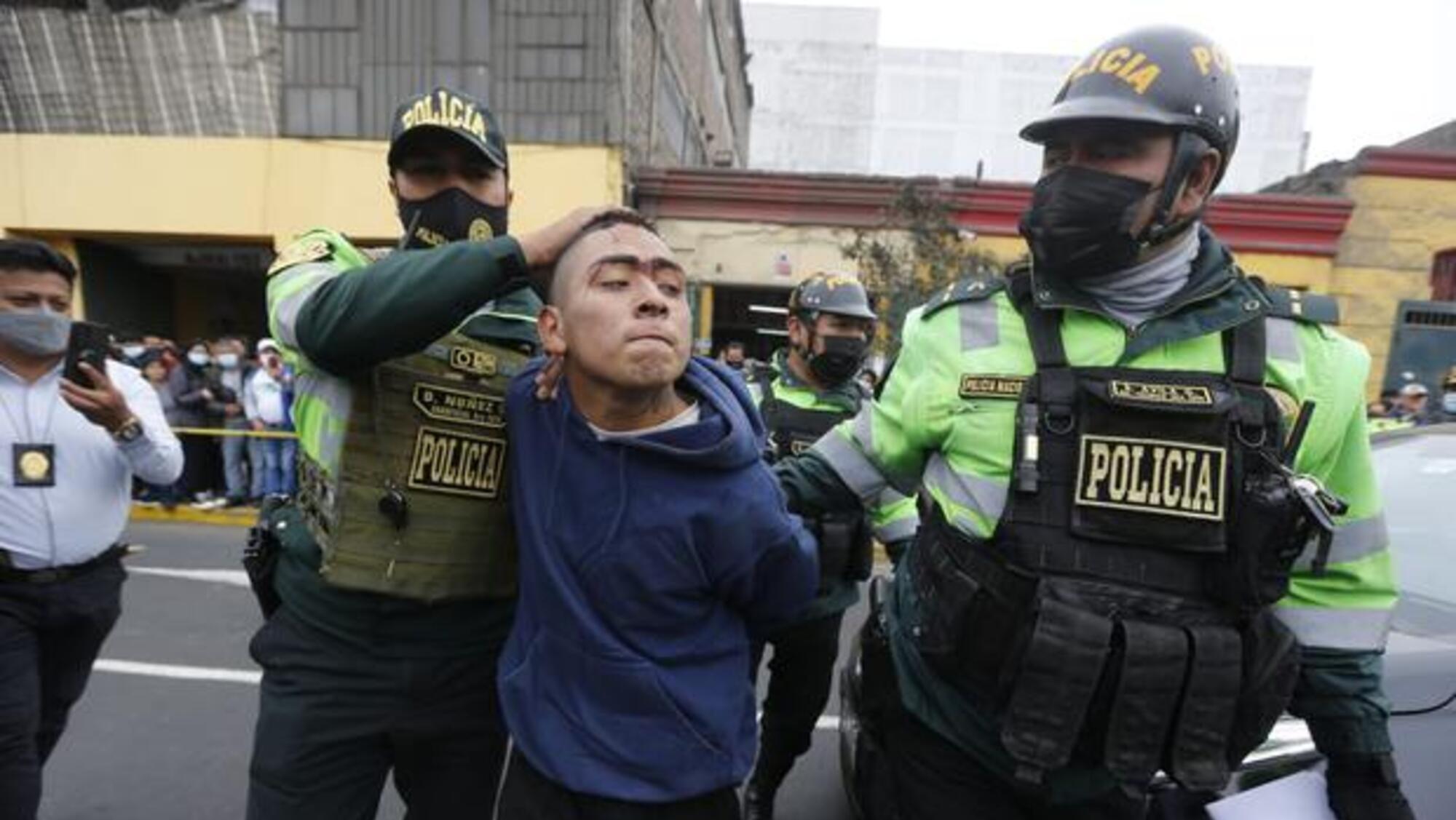 Tras una in balacera capturaron en Perú a tres integrantes de una banda criminal. Foto: GEC