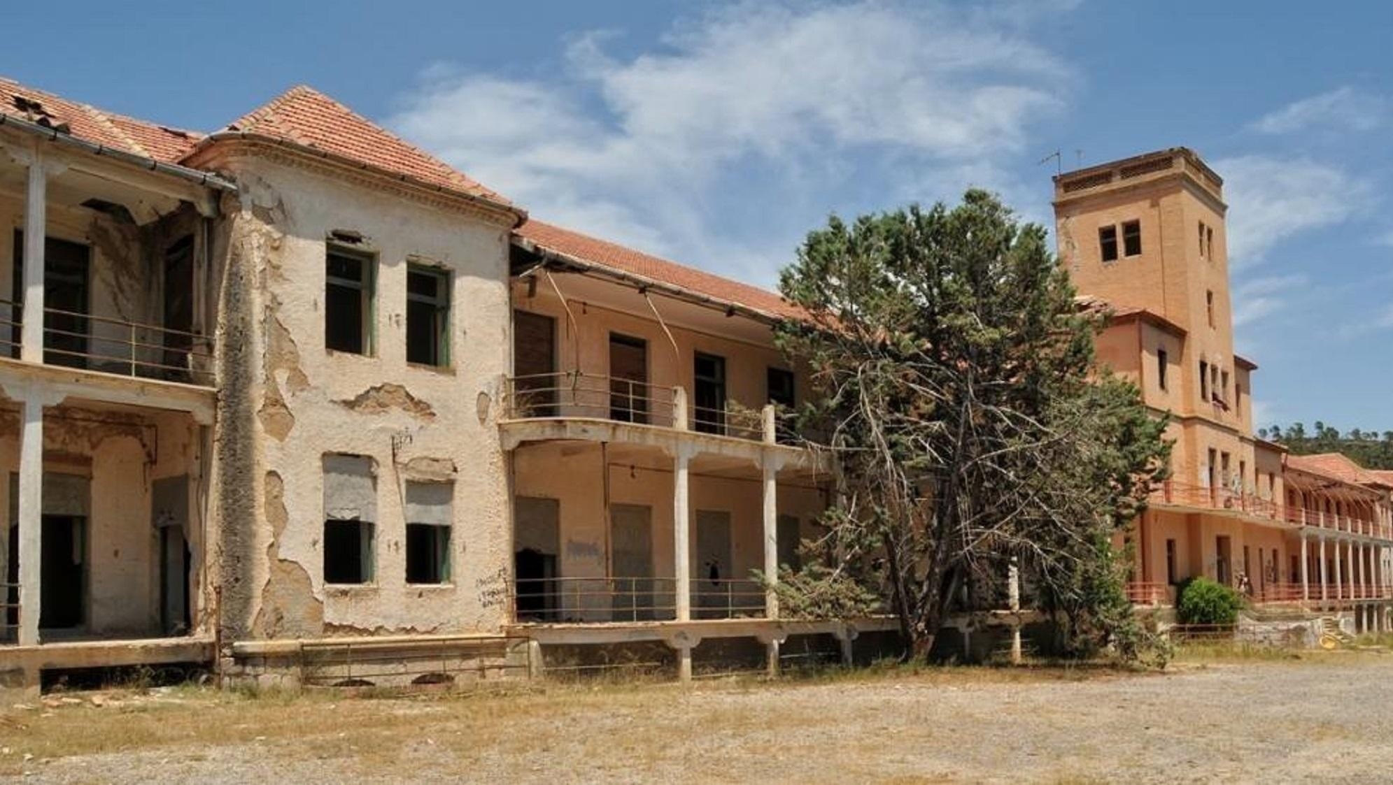 Un video captó misteriosos ruidos en un sanatorio abandonado. 