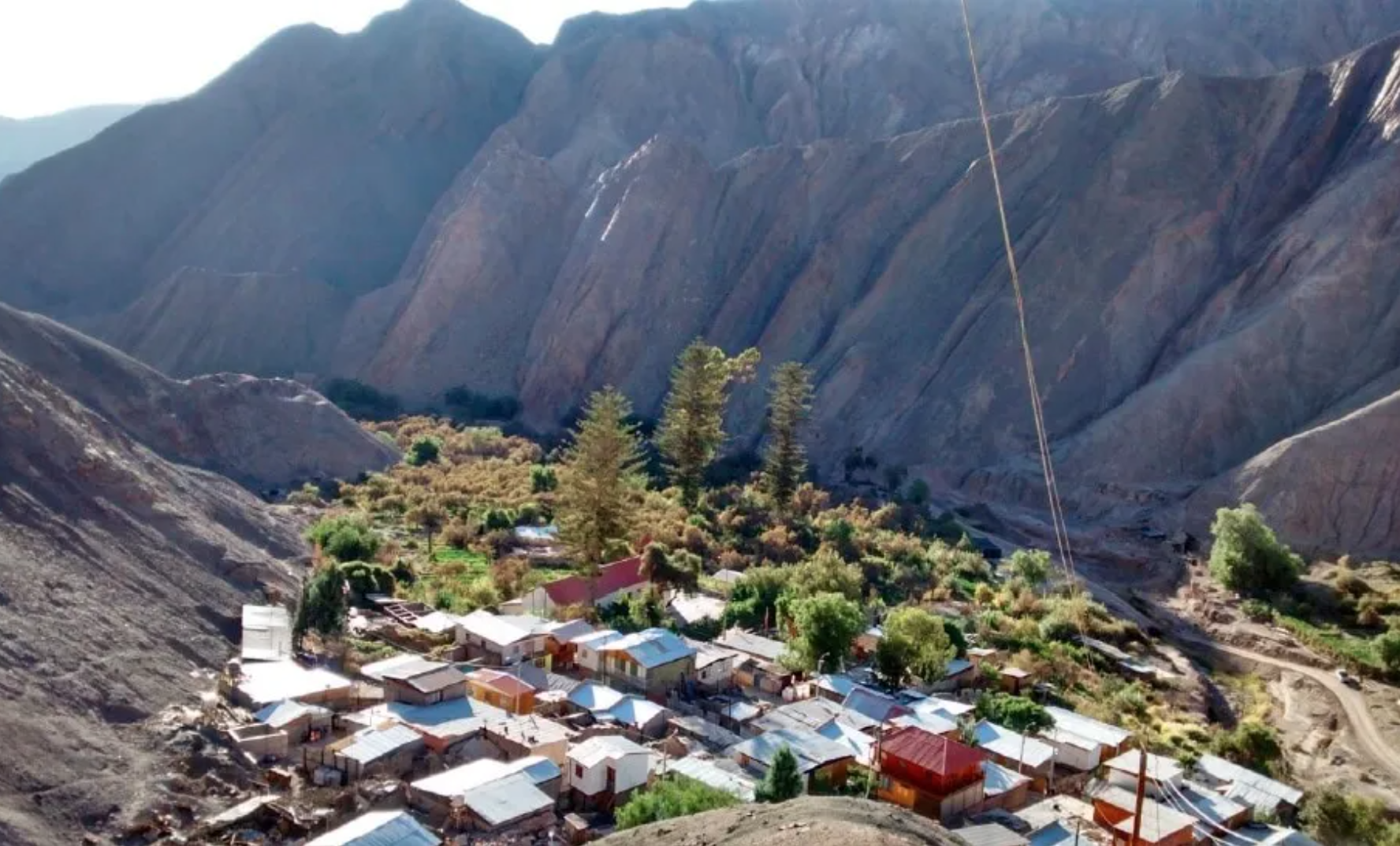 La nube púrpura apareció en la localidad de Pozo Almonte.