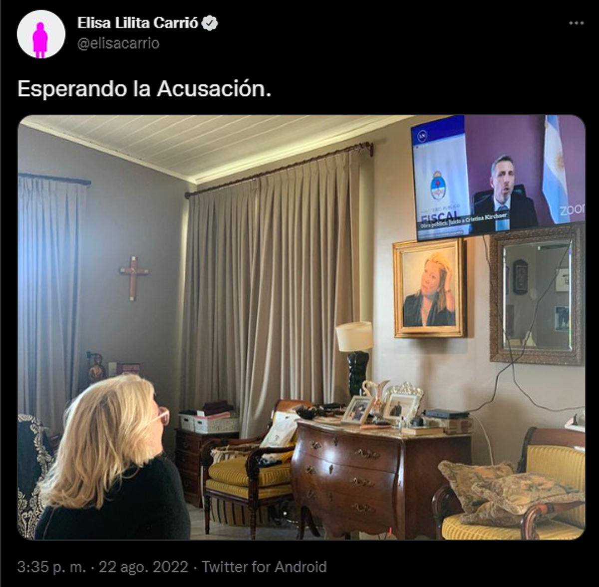 La foto de Elisa 'Lilita' Carrió mientras espera la sentencia a Cristina Fernández de Kirchner.