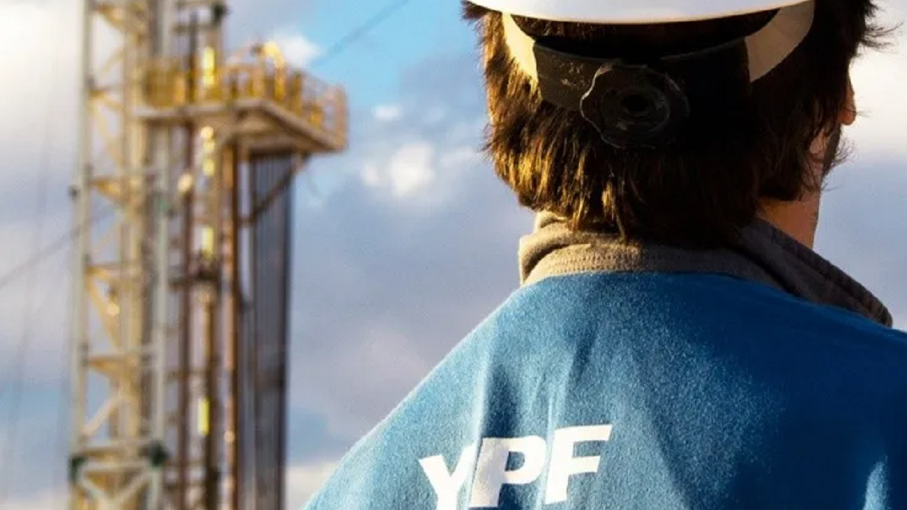 YPF busca empleados con poca experiencia y ofrece sueldos de hasta $152.000: conocé las vacantes y cómo aplicar