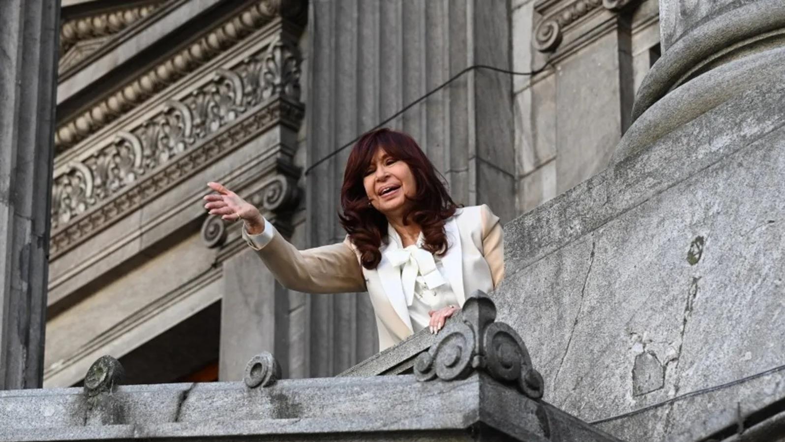 Cristina Kirchner acusó a Larreta de “sitiar a la vicepresidenta” y “prohibir manifestaciones” a su favor.