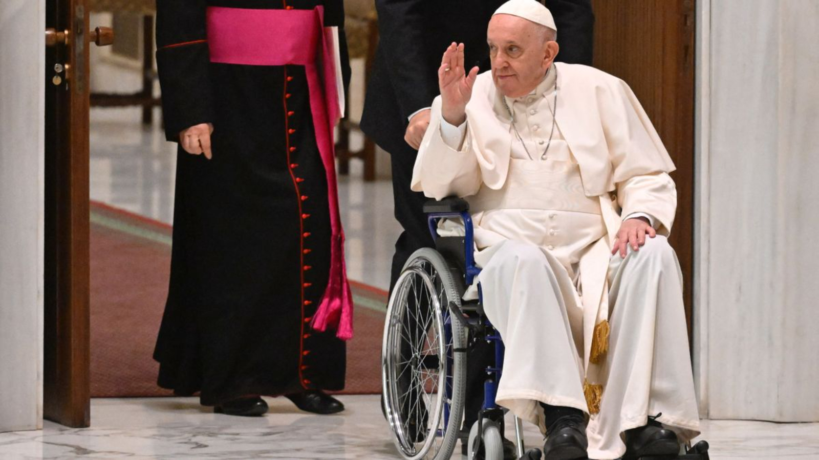 El pontífice dio inicio al cónclave con un pequeño discurso introductorio en el Aula del Sínodo del Vaticano. 