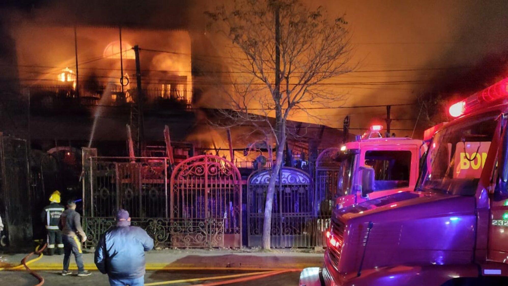 El incendio generó daños materiales en un depósito y en una vivienda de Ezeiza. 