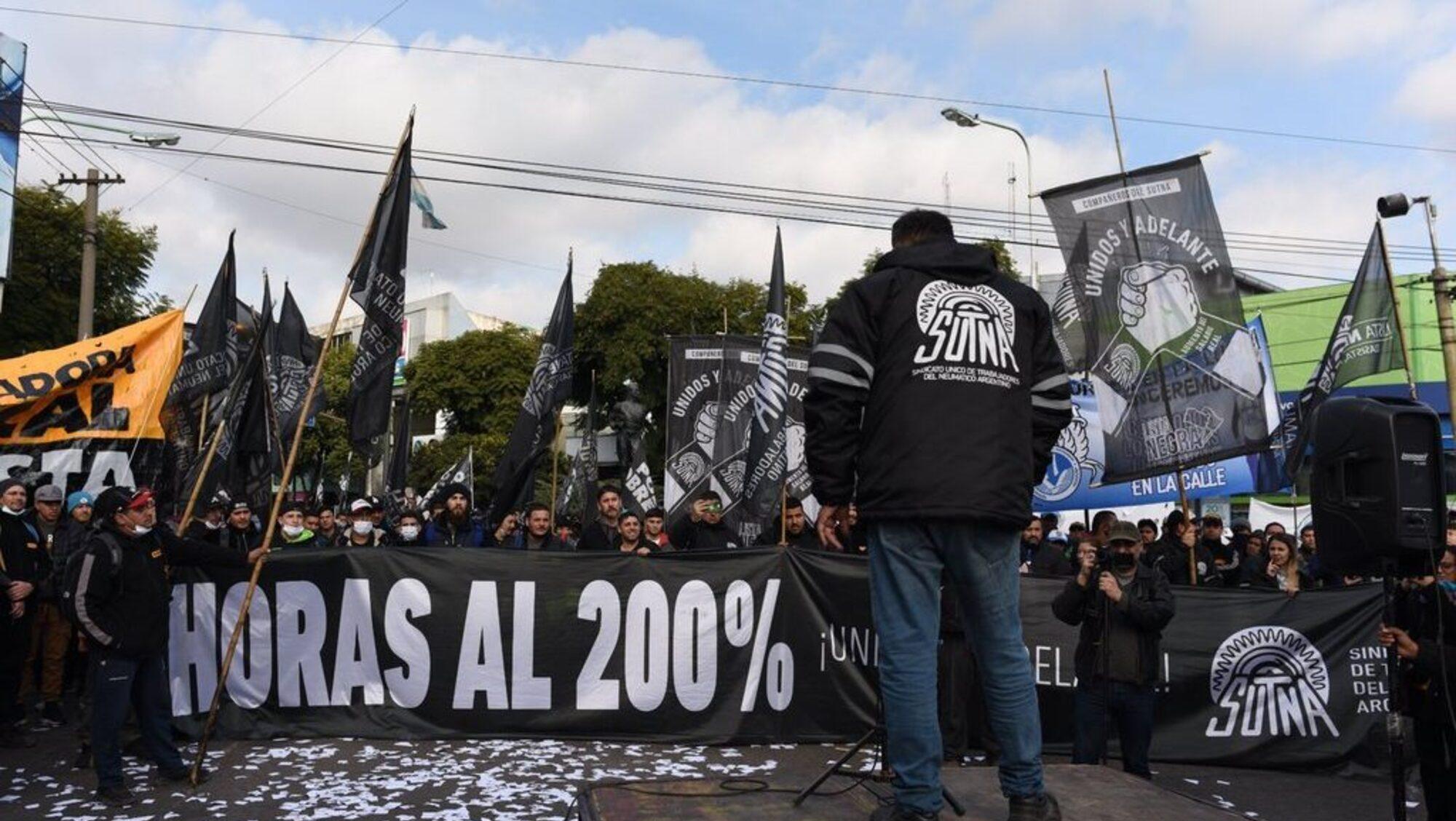 Las medidas de fuerza han incluido bloqueos parciales y temporarios de plantas de las principales empresas del sector.