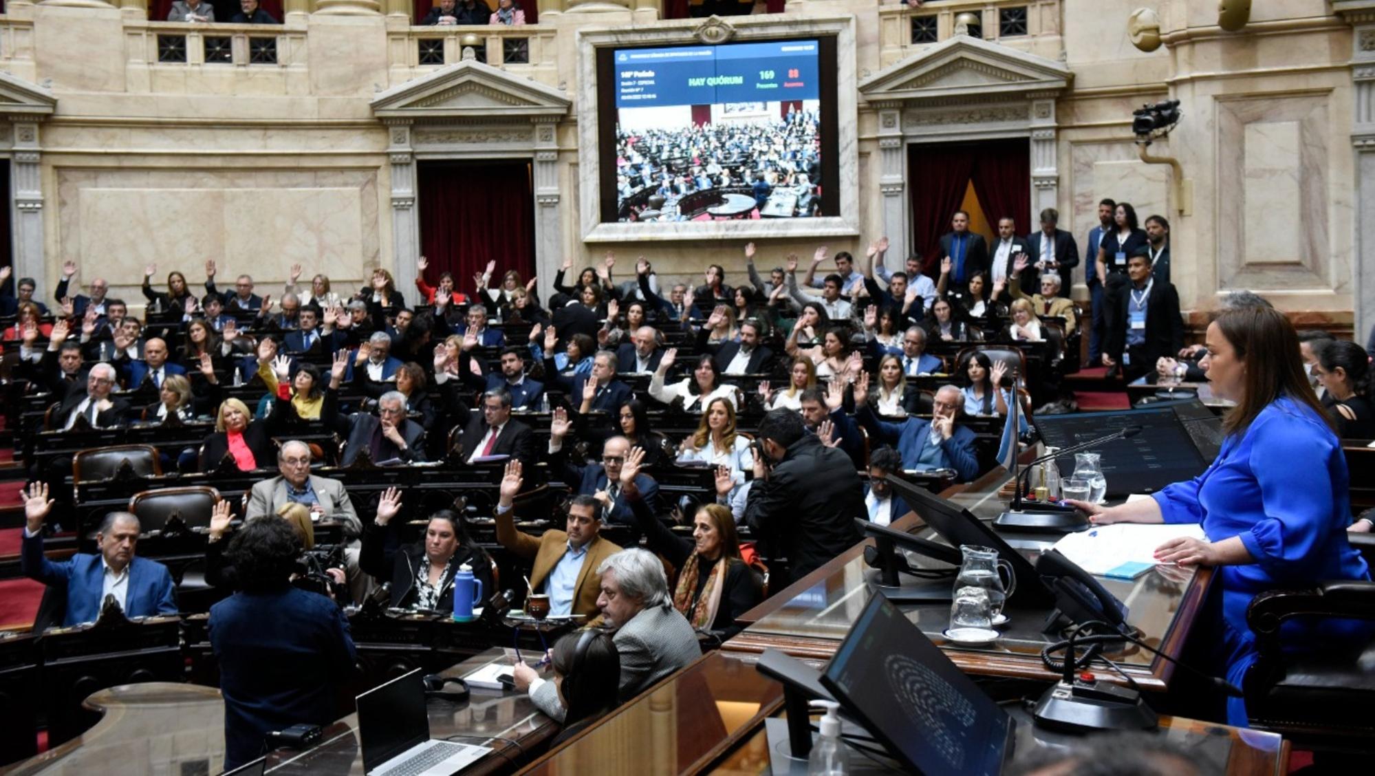 En la sesión de la Cámara baja se debate un proyecto de repudio al ataque sufrido por la vicepresidenta.