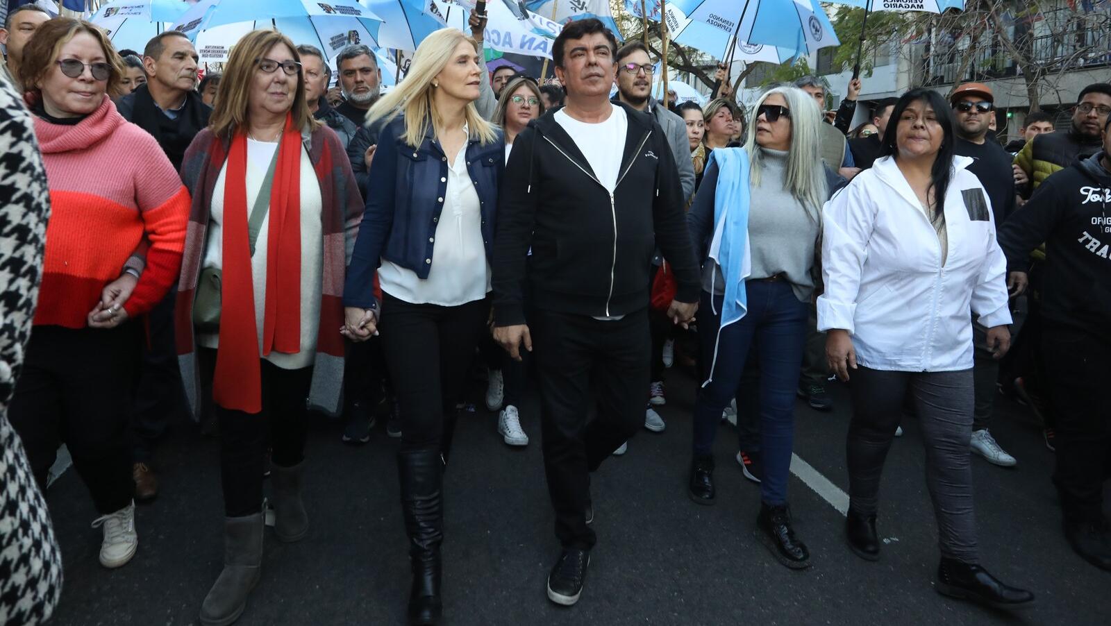 Fernando Espinoza, intendente de La Matanza, estuvo presente en la marcha del sábado a Plazo de Mayo.