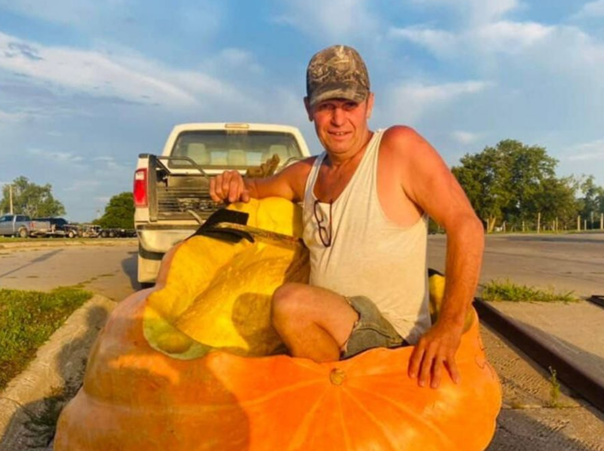 Duane Hansen rompió un récord mundial a bordo de “SS Berta”, su calabaza gigante.