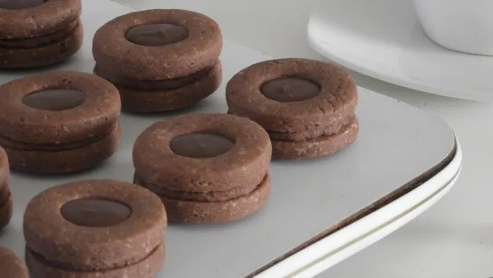 Las más ricas galletitas de chocolate rellenas.