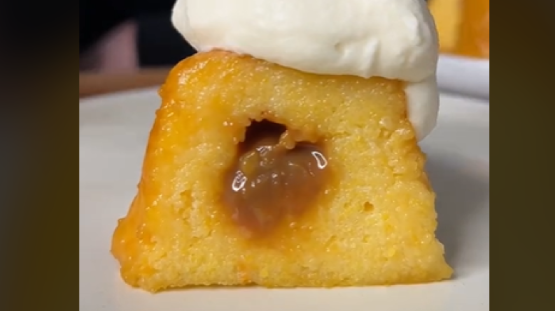 TikTok: una manera distinta y deliciosa de preparar el clásico flan con dulce de leche.