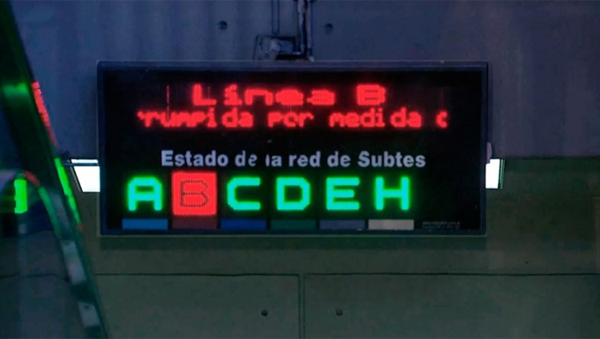 Las formaciones de la línea B cubren el trayecto entre las cabeceras Leandro N. Alem y Juan Manuel de Rosas (Archivo/Télam).