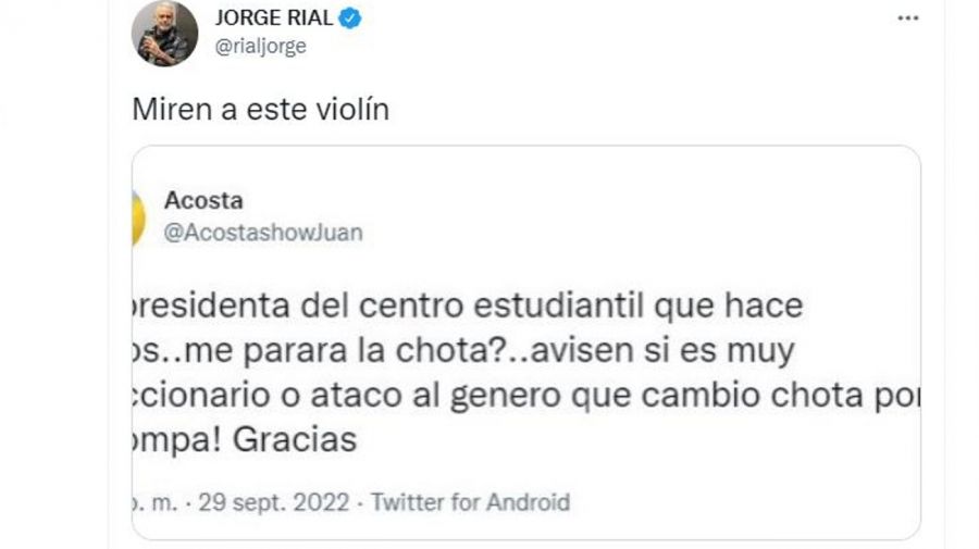 El conductor salió a responderle con todo.