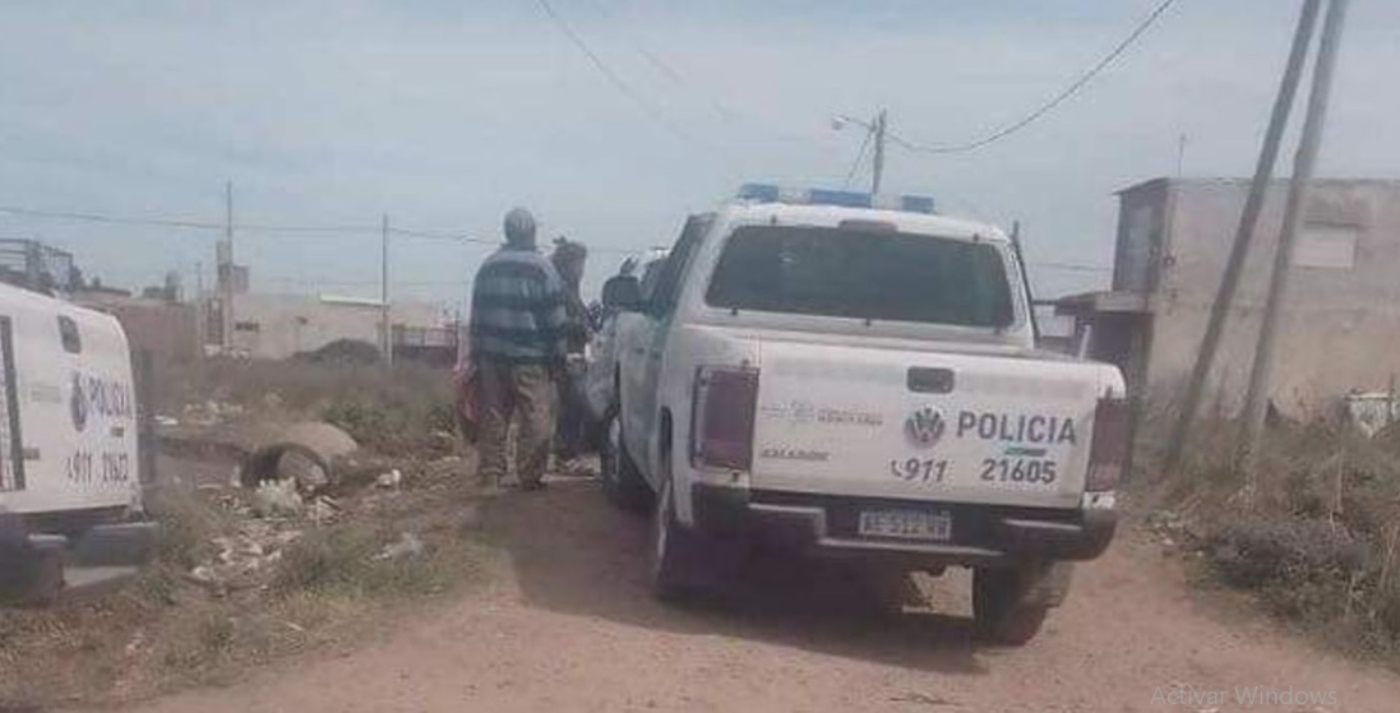 Pese a los intentos de los médicos por salvarla, murió. Horas más tarde, el viudo llamó al 911 luego de que su hija encontrara a un bebé muerto dentro del lavarropas.