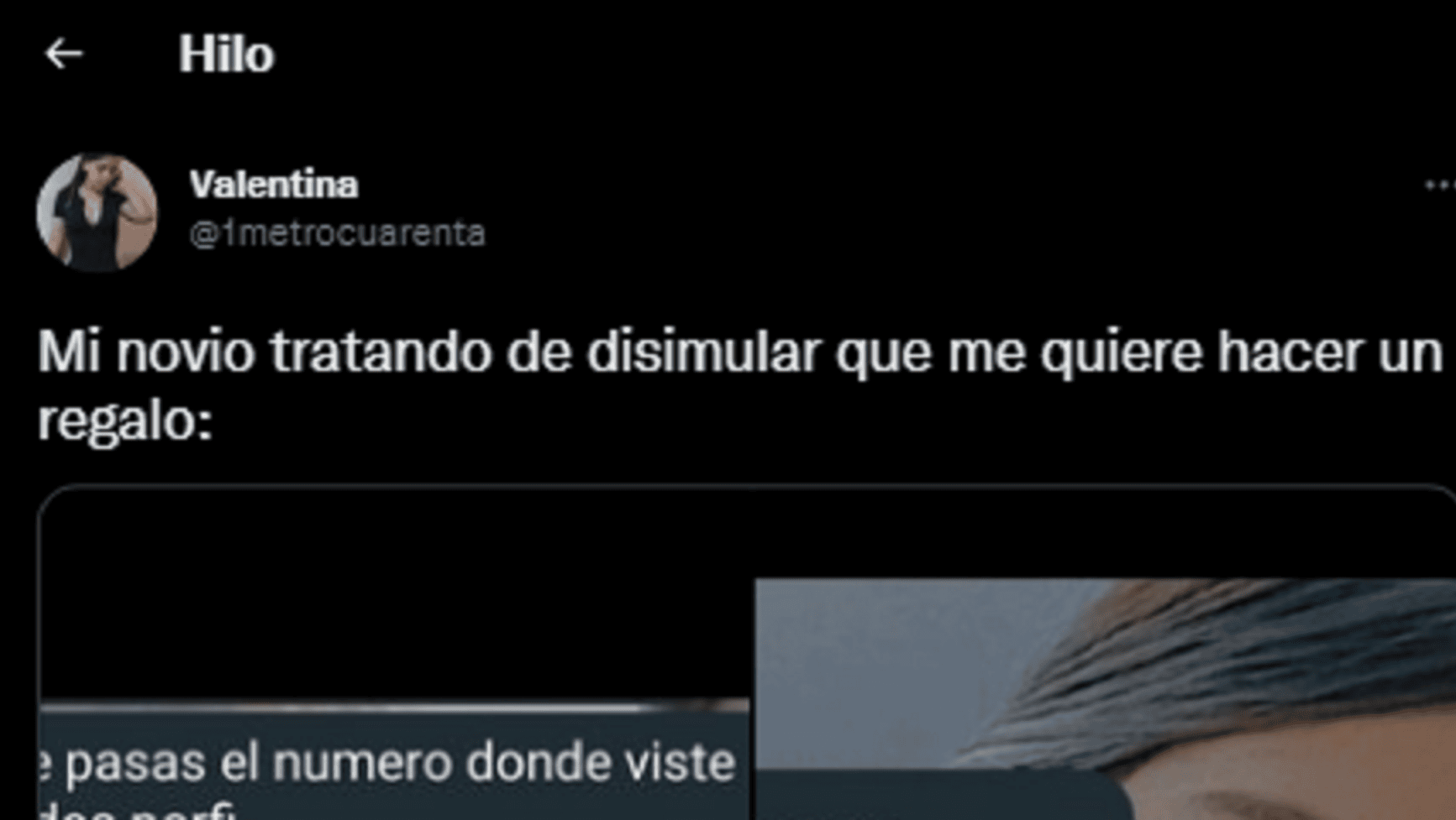 Una chico se volvió viral por ser el menos disimulado a la hora de dar un regalo. 