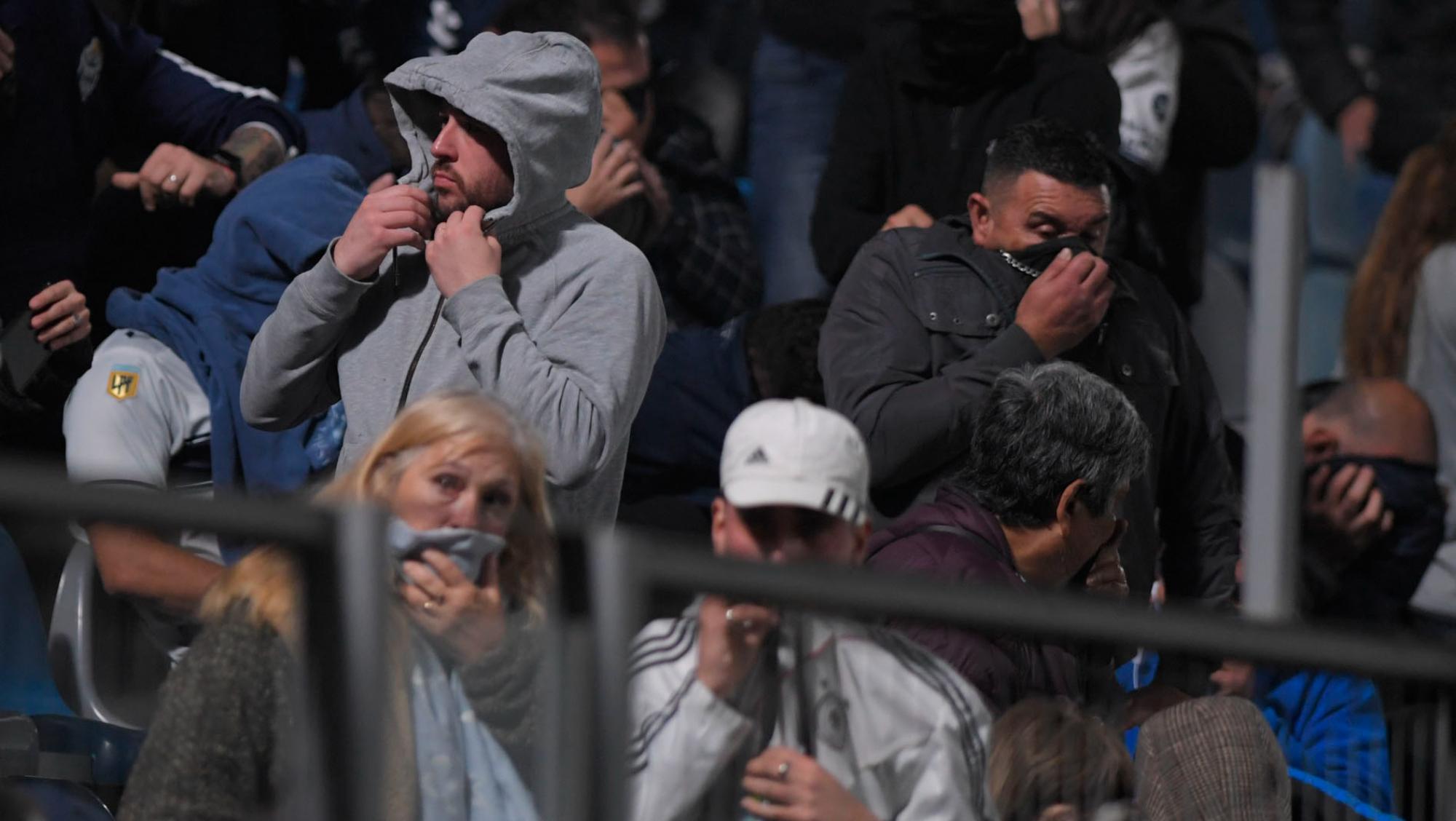 Ya son tres los efectivos de la Policía apartados por los incidentes en Gimnasia vs Boca.