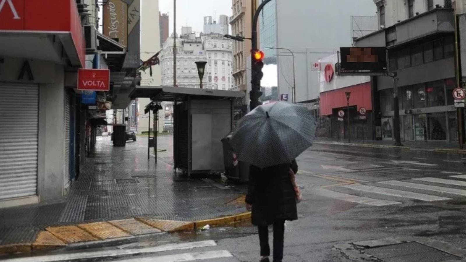 ¿Feriado pasado por agua? Alerta meteorológica por fuertes tormentas y vientos en Buenos Aires y otras 9 provincias