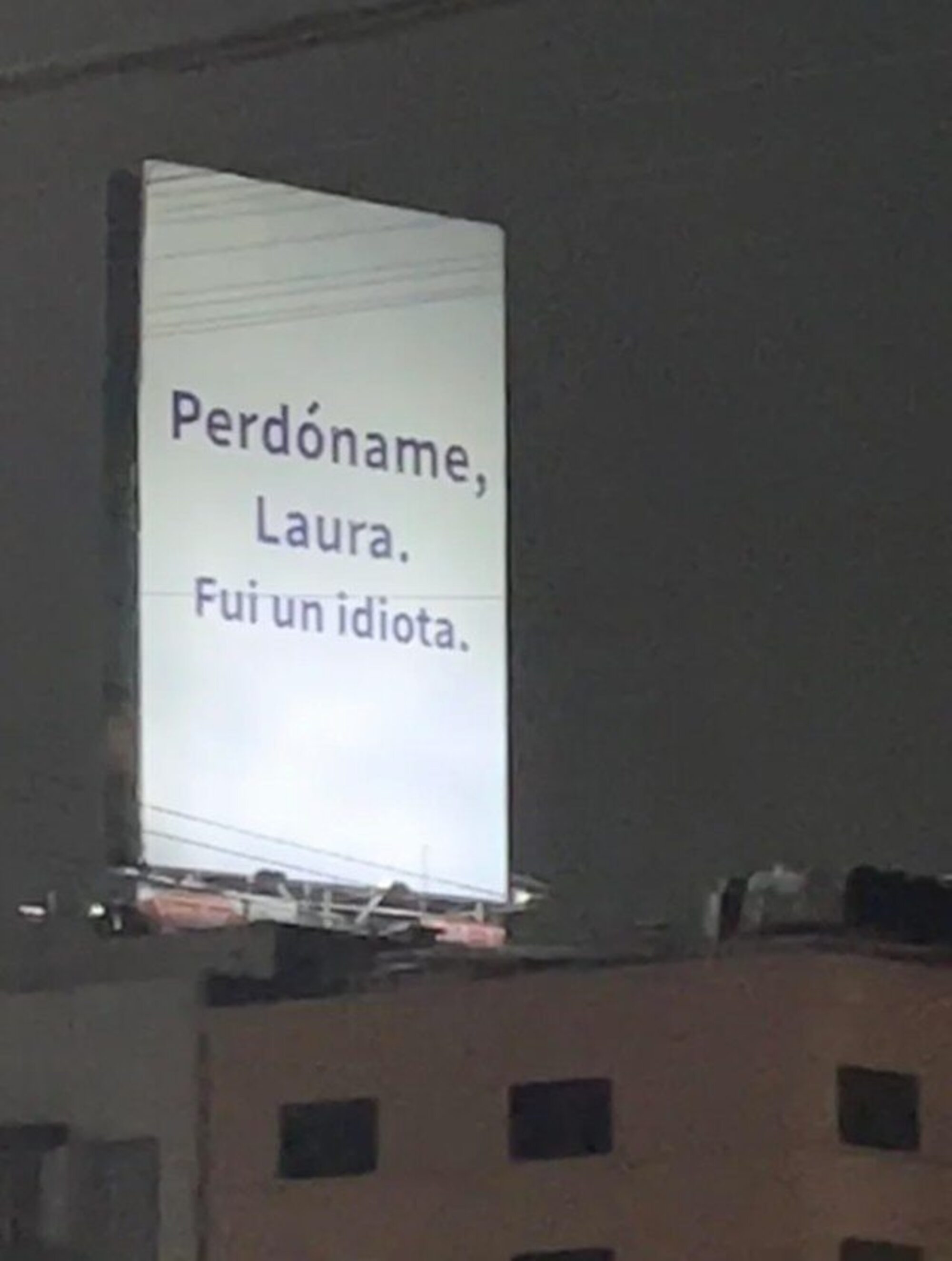 Uno de los tantos carteles que aparecieron.