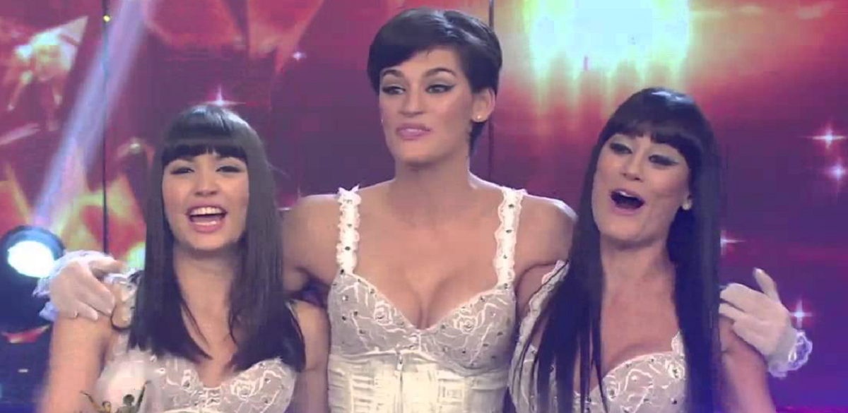 Florencia Viterbo (en el medio) cuando formó parte del equipo de bailarinas en el programa conducido por Marcelo Tinelli. 