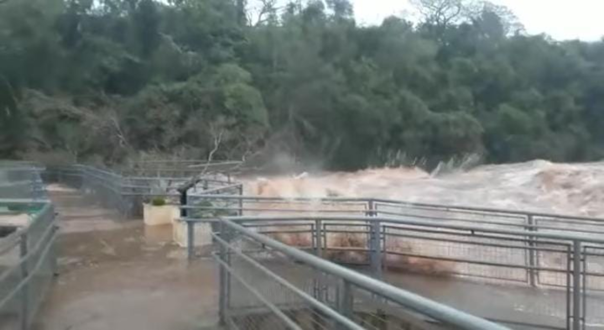 Cerraron el área de Catataras debido a la crecida de los ríos por las intensas lluvias.