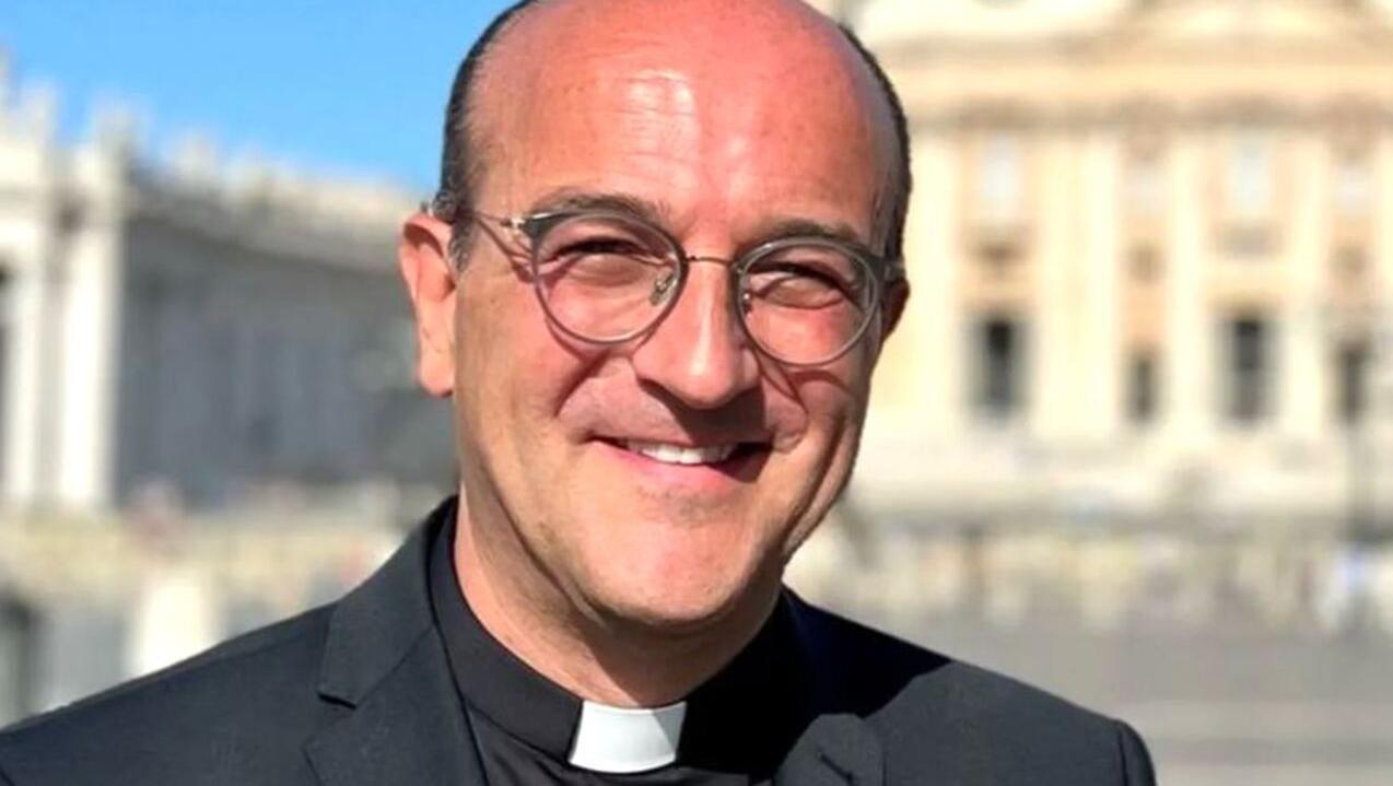 El belga Patrick van der Vorst pasó de ser empresario a sacerdote (Twitter).