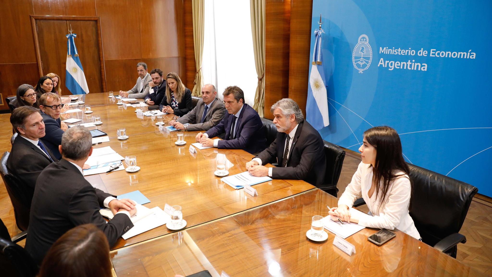 El Gobierno cerró un crédito de 600 millones de dólares con el Banco Mundial para modernizar el Belgrano Sur.