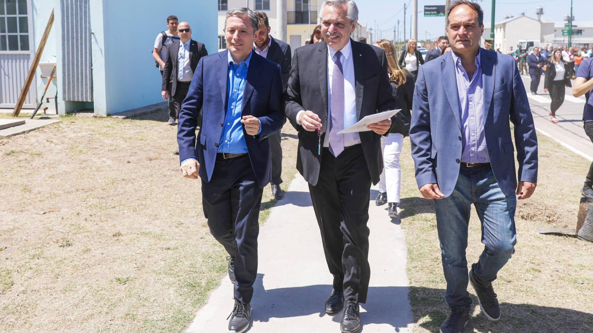 Alberto Fernández entregó viviendas en la localidad de Monte Grande.