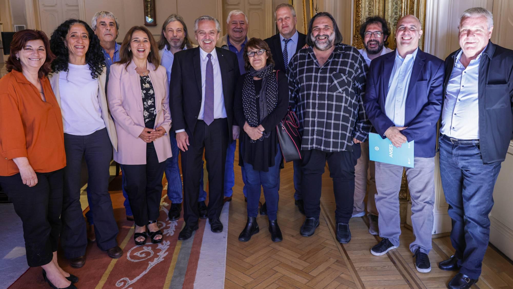 El Gobierno Nacional actualizó la movilidad jubilatoria de docentes y trabajadores de energía eléctrica.