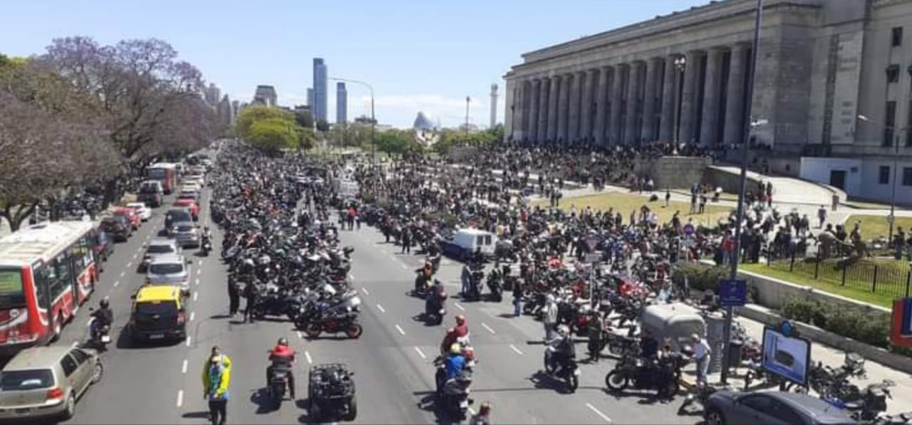 Masiva marcha de motociclistas para pedir justicia por crimen del empresario Andrés Blaquier.