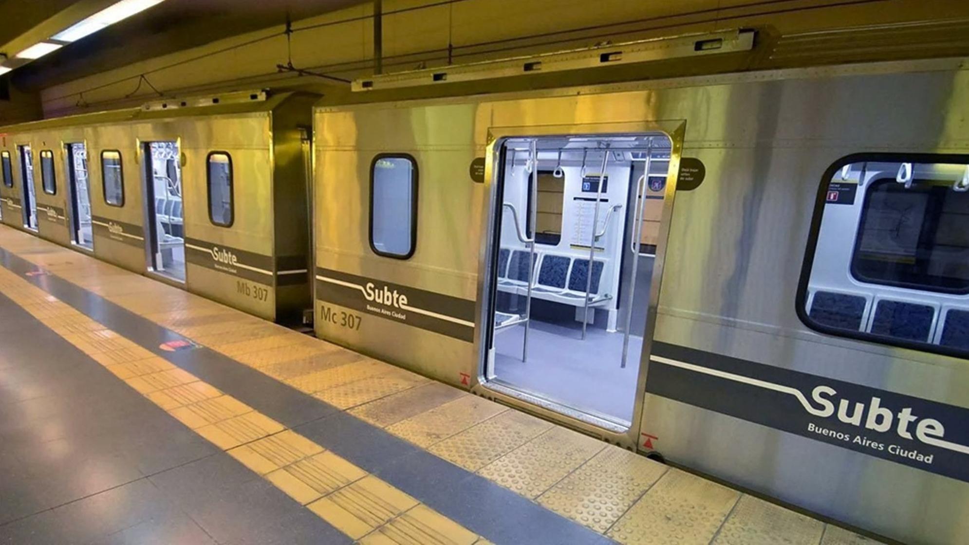 Los metrodelegados paralizarán este martes la línea D del subte, que conecta las terminales Catedral con Congreso de Tucumán (Archivo/Télam).