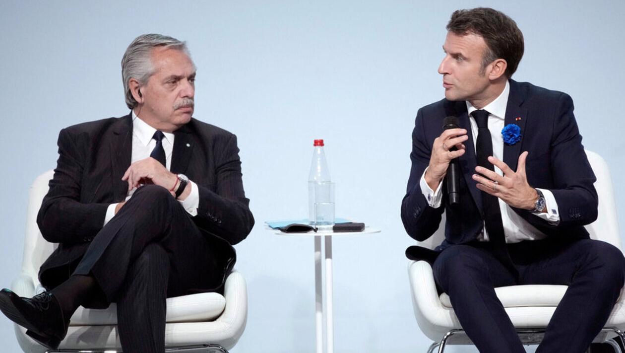 Alberto Fernández con Emmanuel Macron.