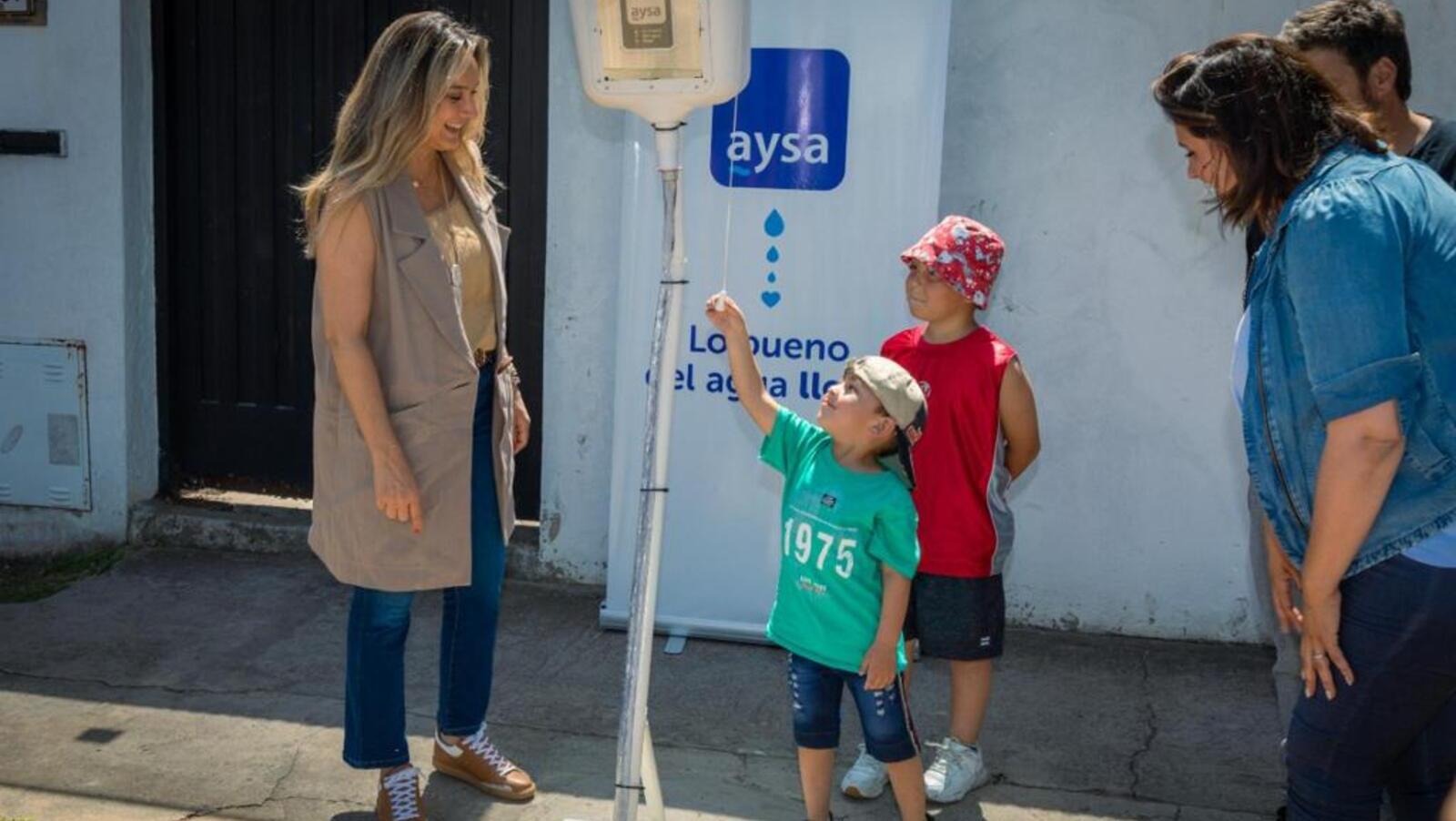 Malena Galmarini, presidenta de AySA, al inaugurar las obras en Ricardo Rojas, partido de Tigre.