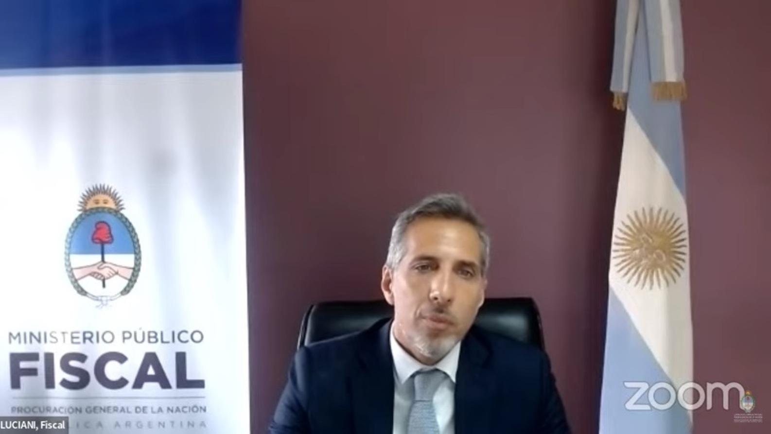 El fiscal Diego Luciani, en el arranque de su exposición de este lunes del juicio por la Causa Vialidad (Captura de pantalla).