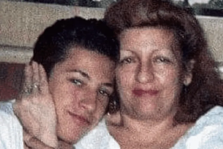 Pablo junto con Irene Vidoz, su mamá.