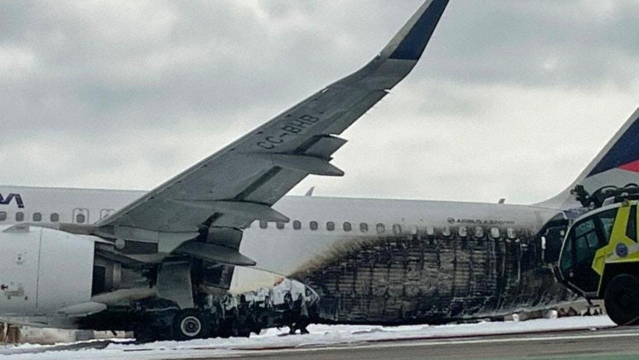 Hay versiones encontradas sobre lo que ocurrió en el aeropuerto peruano (Twitter).