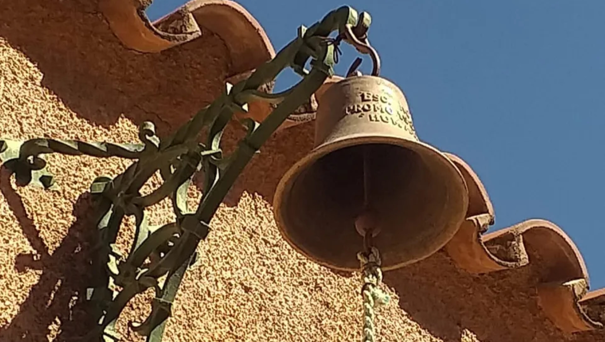 La campana de bronce robada de una escuela de Humahuaca (Gentileza Todo Jujuy).