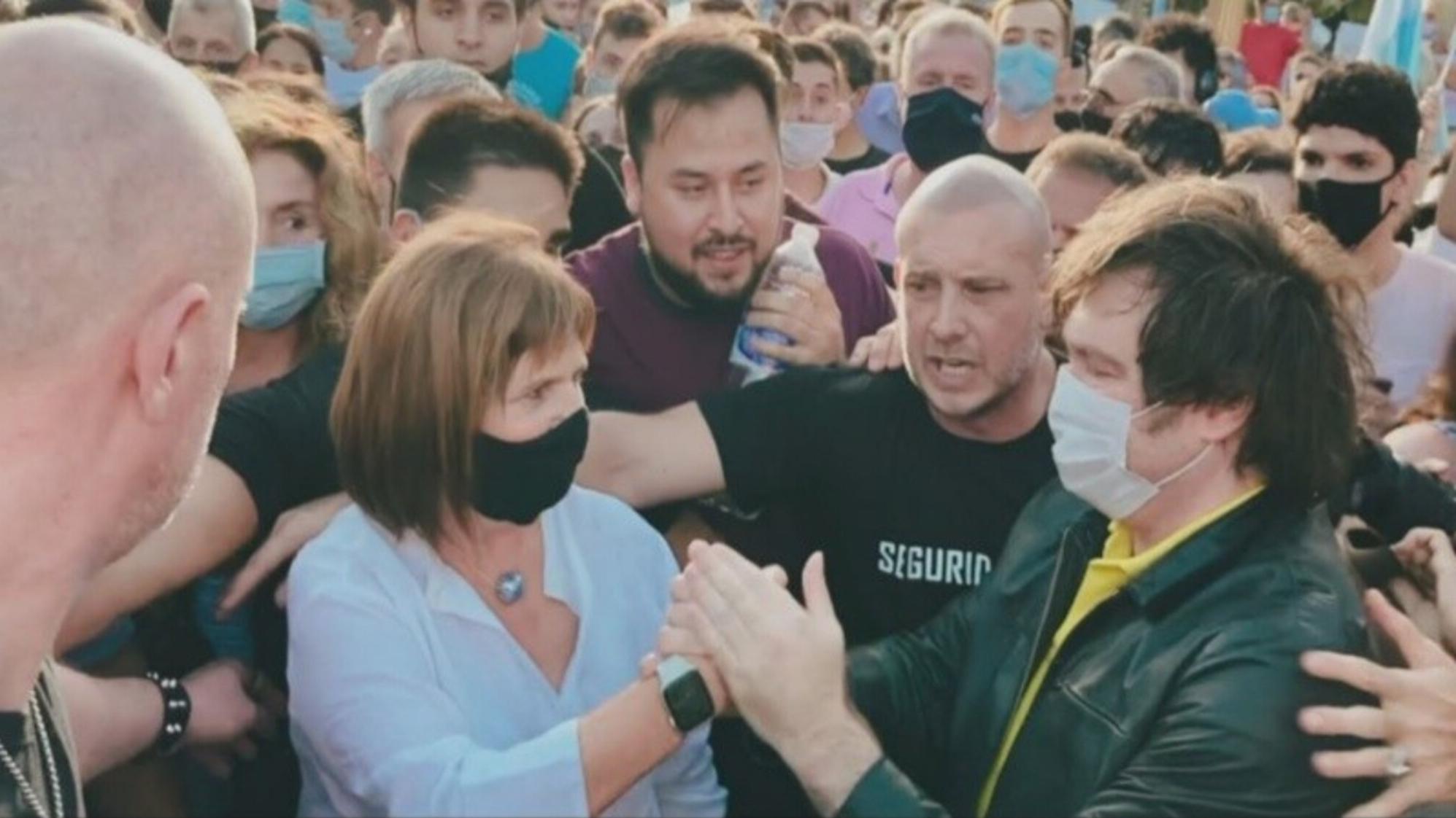 Patricia Bullrich y Javier Milei compartieron un acto durante la etapa más grave de pandemia de Covid-19 (Archivo/Télam).