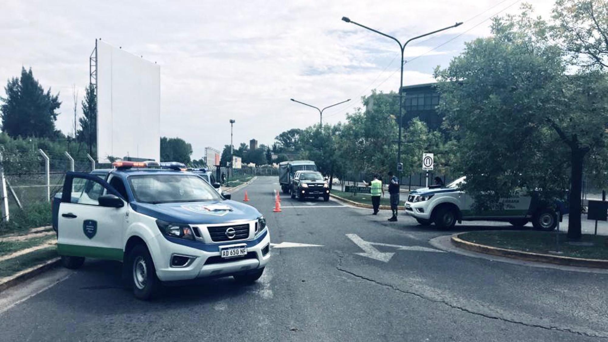 Los policías se ocuparon de investigar el tremendo suceso.