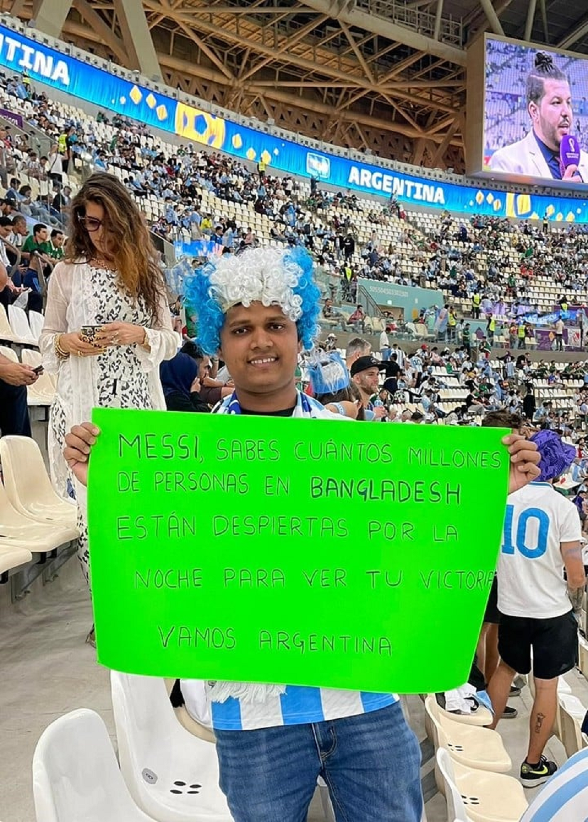 Un bangladesí que apoya a la Selección Argentina en el Mundial Qatar 2022.