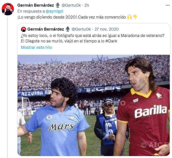 Memes por la imagen viral de Diego Maradona atrás de Lionel Messi en el   <a href='https://www.cronica.com.ar/tags/Mundial Qatar 2022'>Mundial Qatar 2022</a> (Twitter/@aymigol).