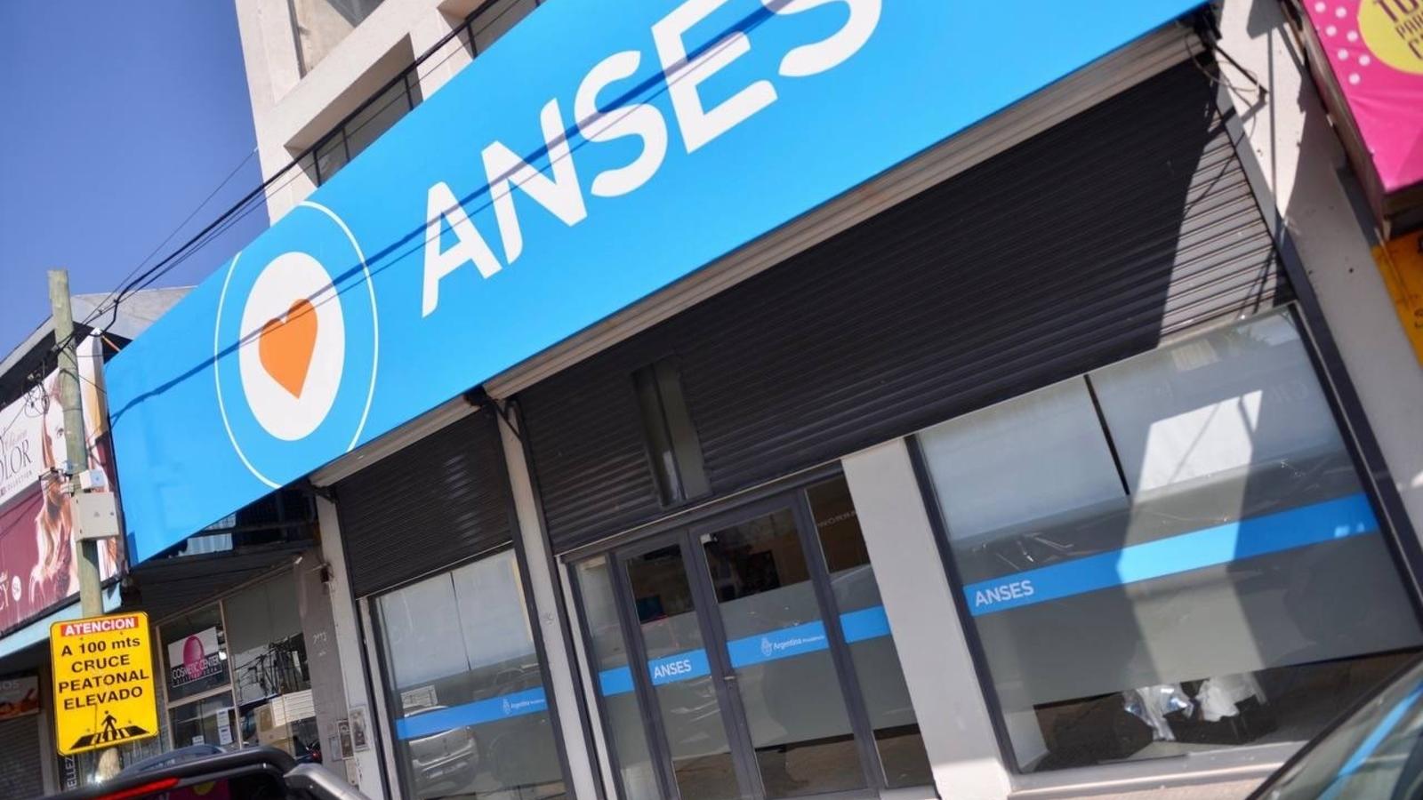 ANSES anunció que este miércoles cierra la inscripción al Refuerzo Alimentario para Adultos sin Ingresos, tanto por web como presencial (Gentileza @ansesgob/Twitter).