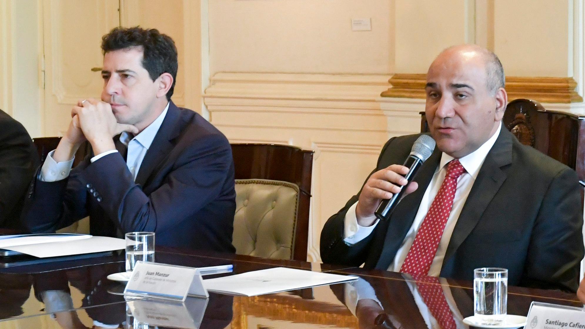 Juan Manzur y Wado de Pedro, durante la reunión de Gabinete en la Casa Rosada.