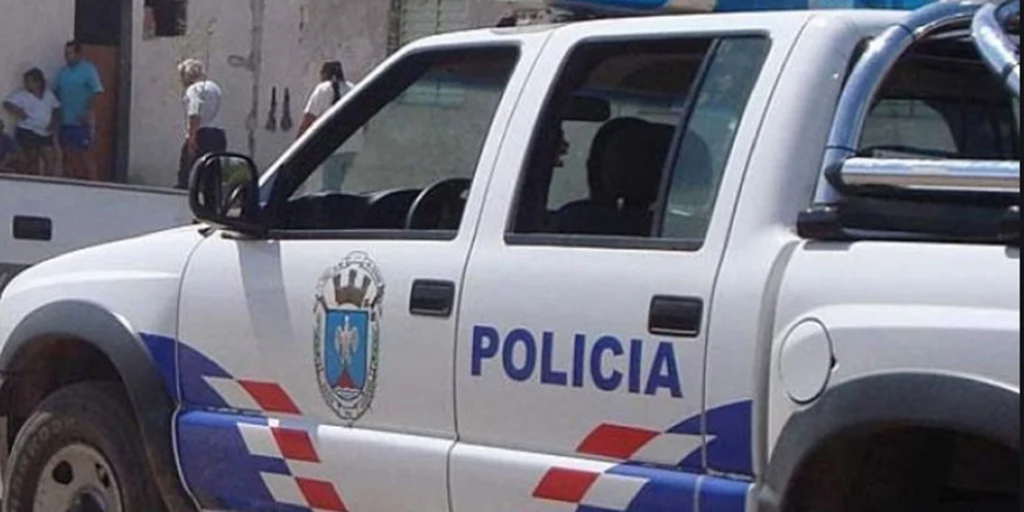 La policía trabajó en el lugar tras el alerta de los vecinos.