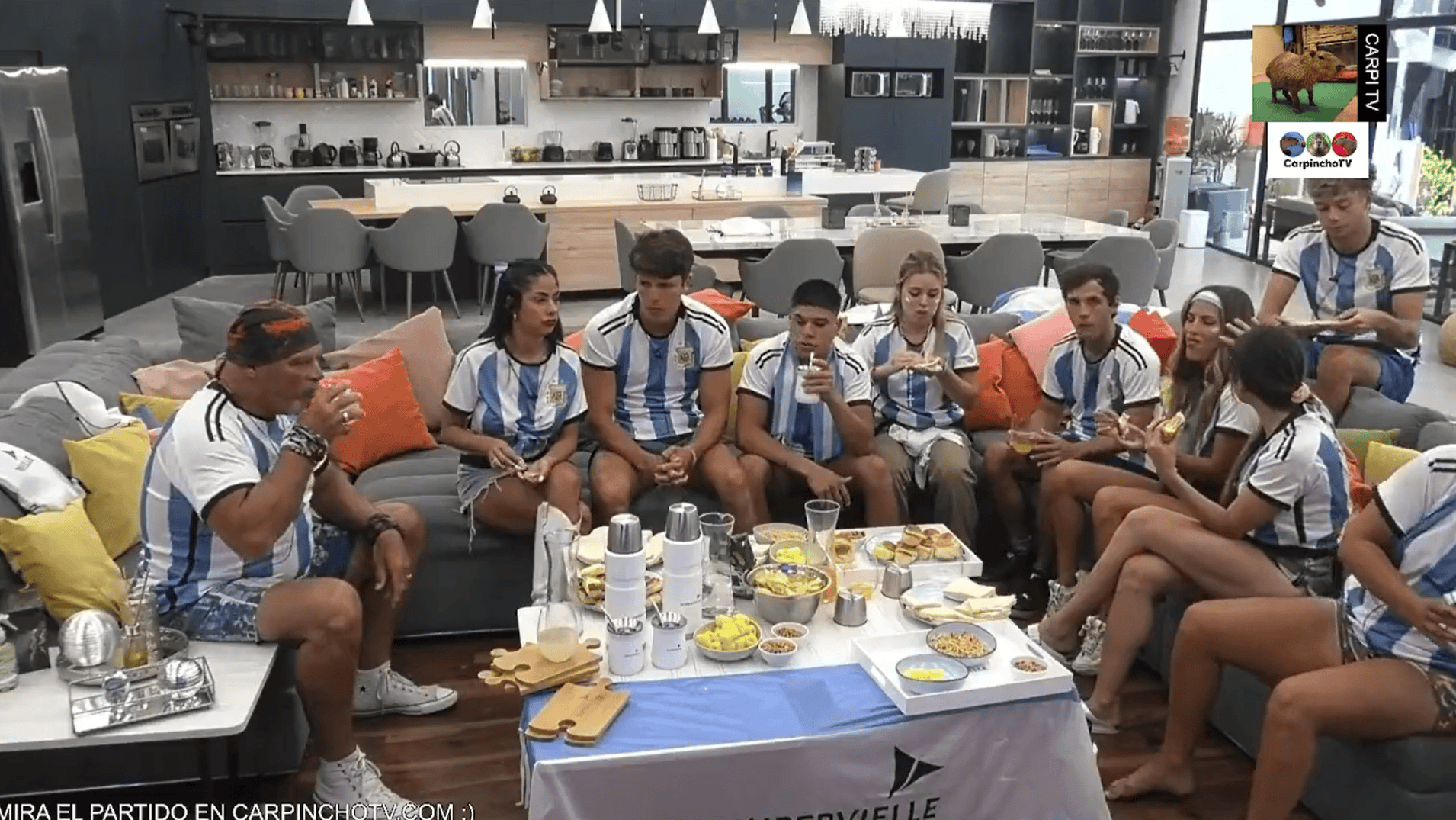 Los participantes de   <a href='https://www.cronica.com.ar/tags/Gran Hermano'>Gran Hermano</a> disfrutan los partidos de Argentina en el Mundial Qatar 2022.