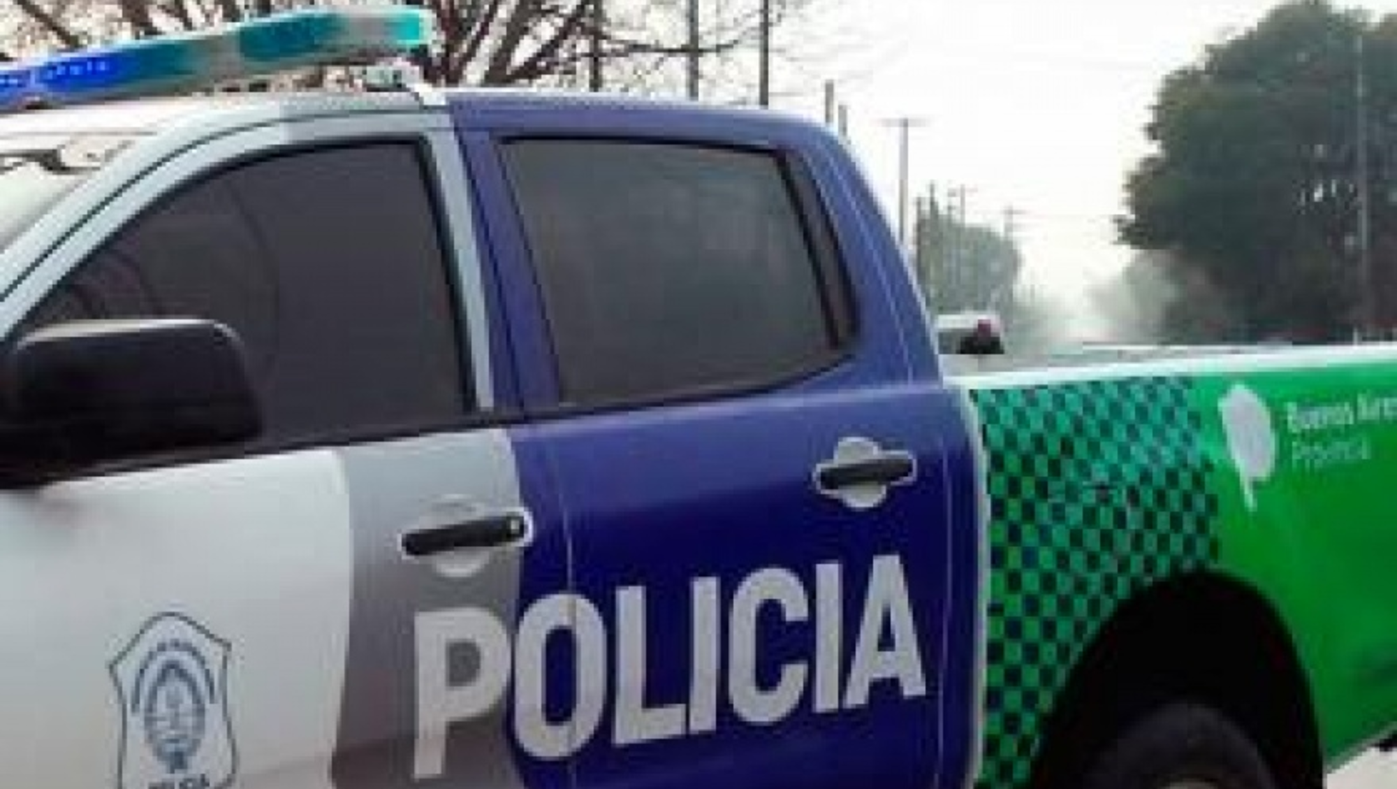 La policía busca al cómplice del empleado. 