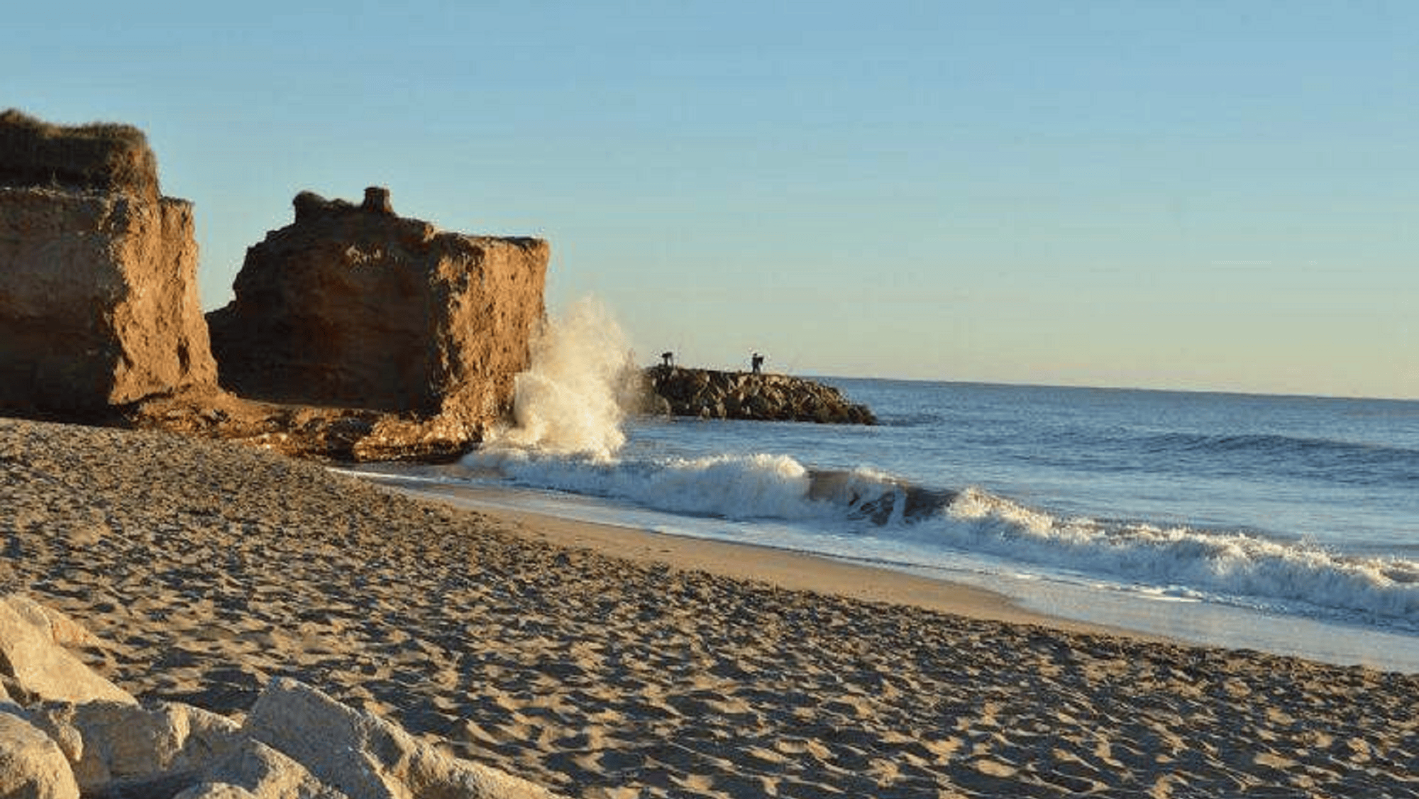 Escapada a una playa paradisíaca de Buenos Aires, donde residió el balneario nudista de Moria Casán.