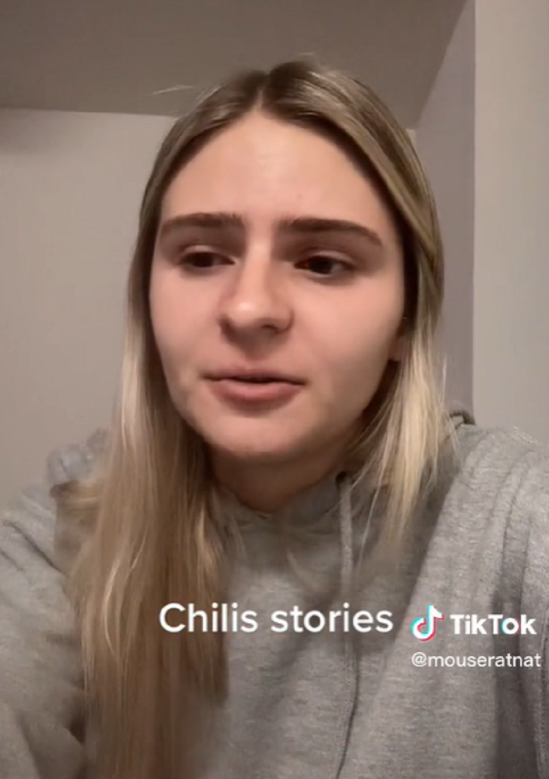 La joven mesera de un famoso restaurante se hizo viral por su dramática historia (  <a href='https://www.cronica.com.ar/tags/TikTok'>TikTok</a>/@mouseratnat).