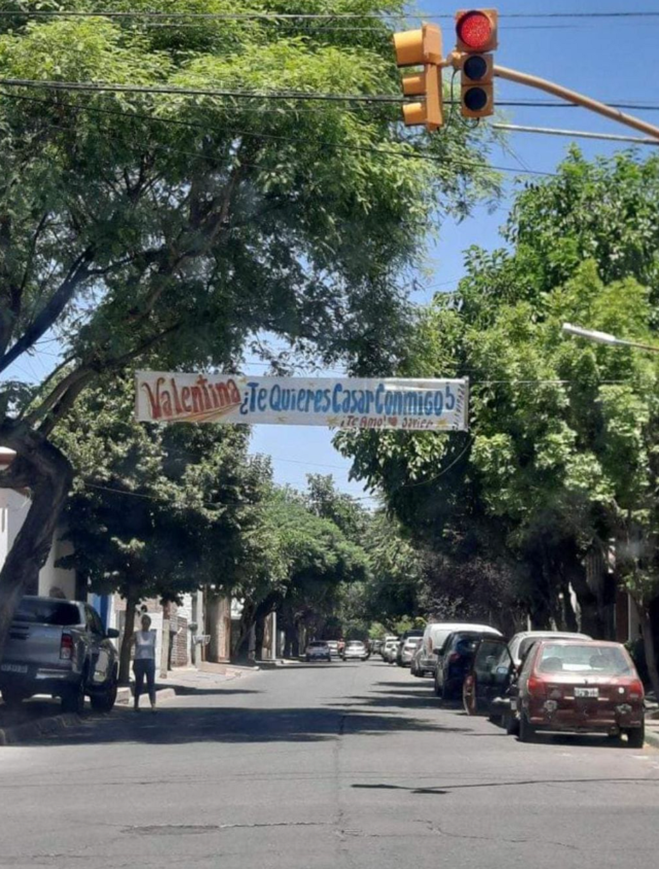 La propuesta de casamiento con un pasacalles en   <a href='https://www.cronica.com.ar/tags/Mendoza'>Mendoza</a> se volvió viral en las redes sociales (Instagram/@CaroQuiroga).