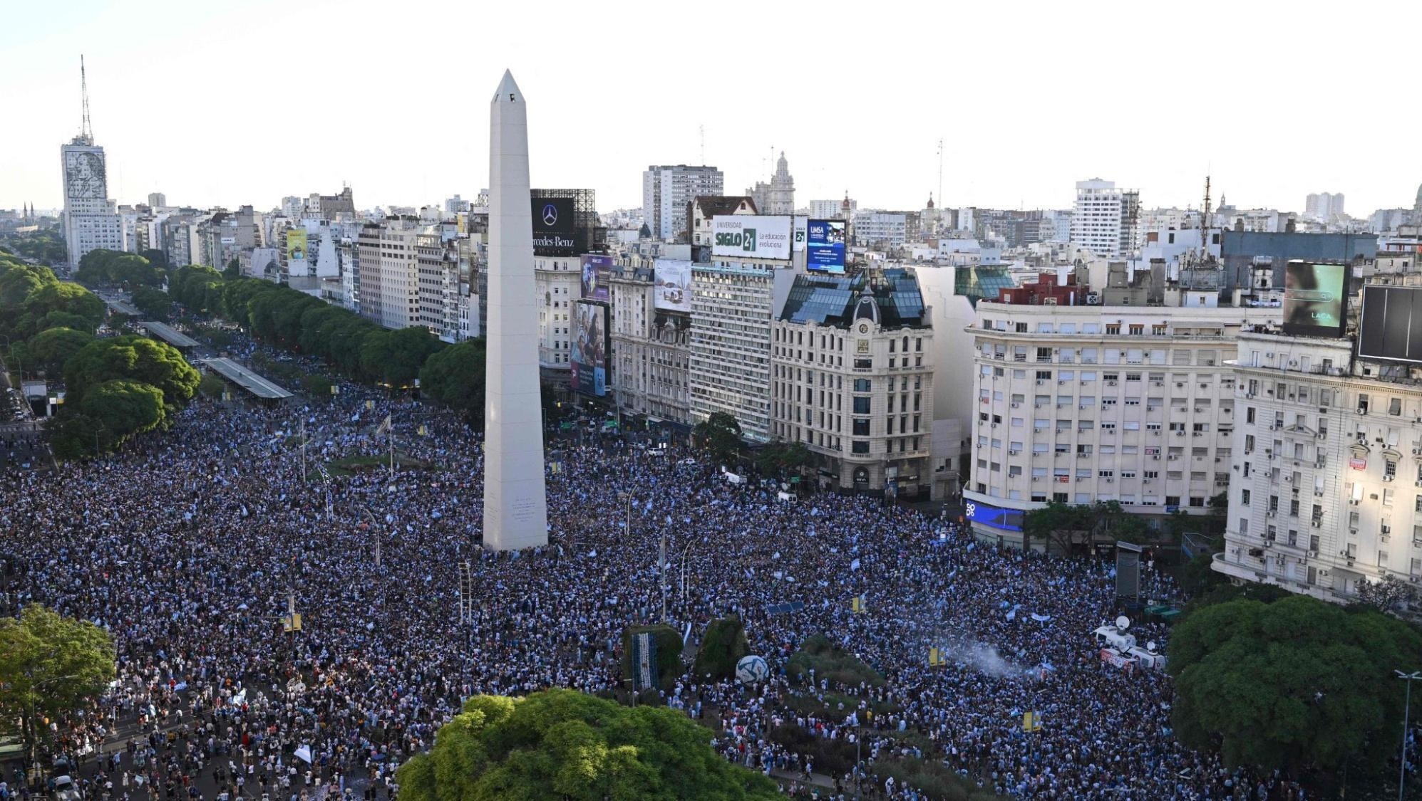 El Gobierno anunció feriado nacional para este martes 20 por la obtención de la Copa del Mundo.